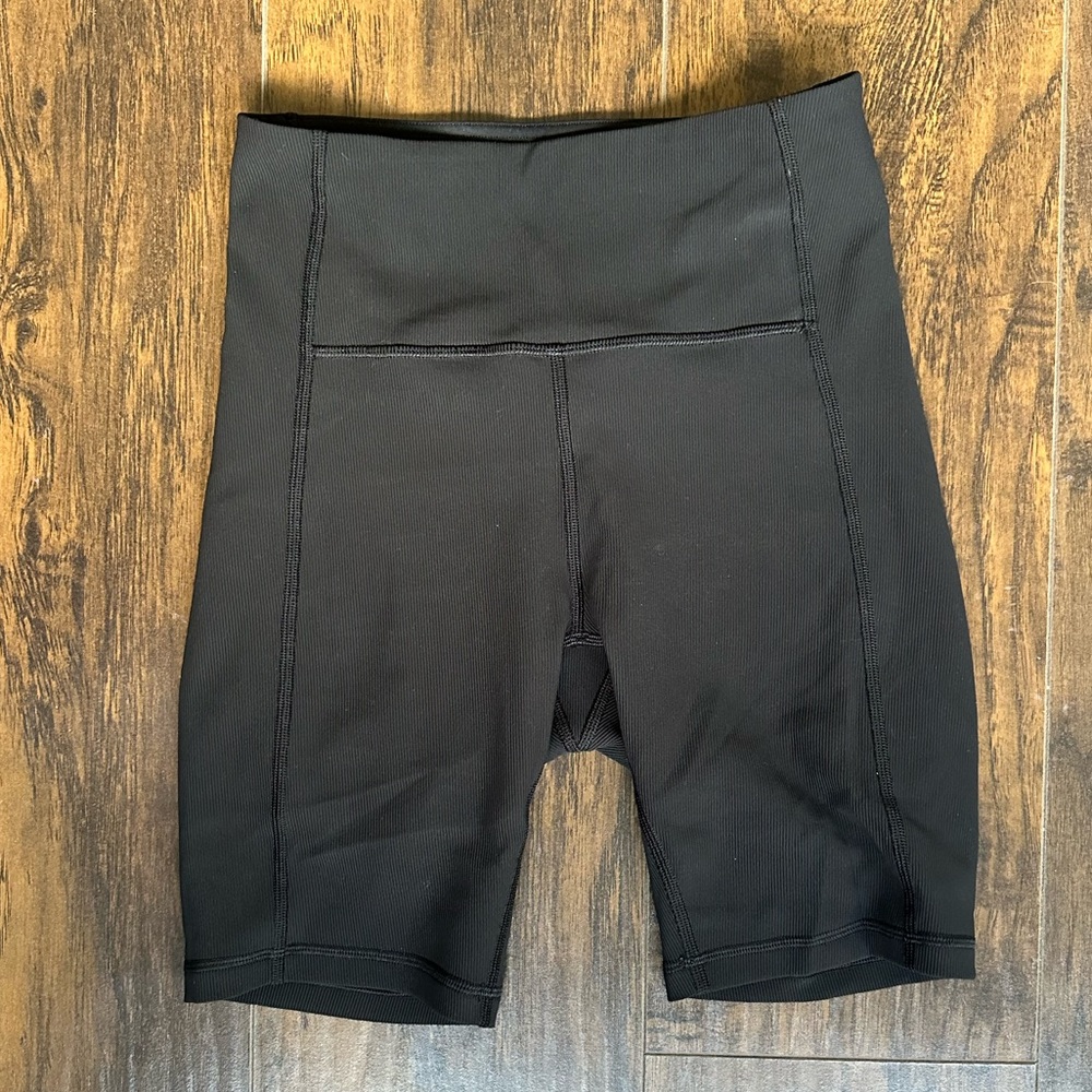 Lululemon - Black Women's High-Waisted Biker Shorts
